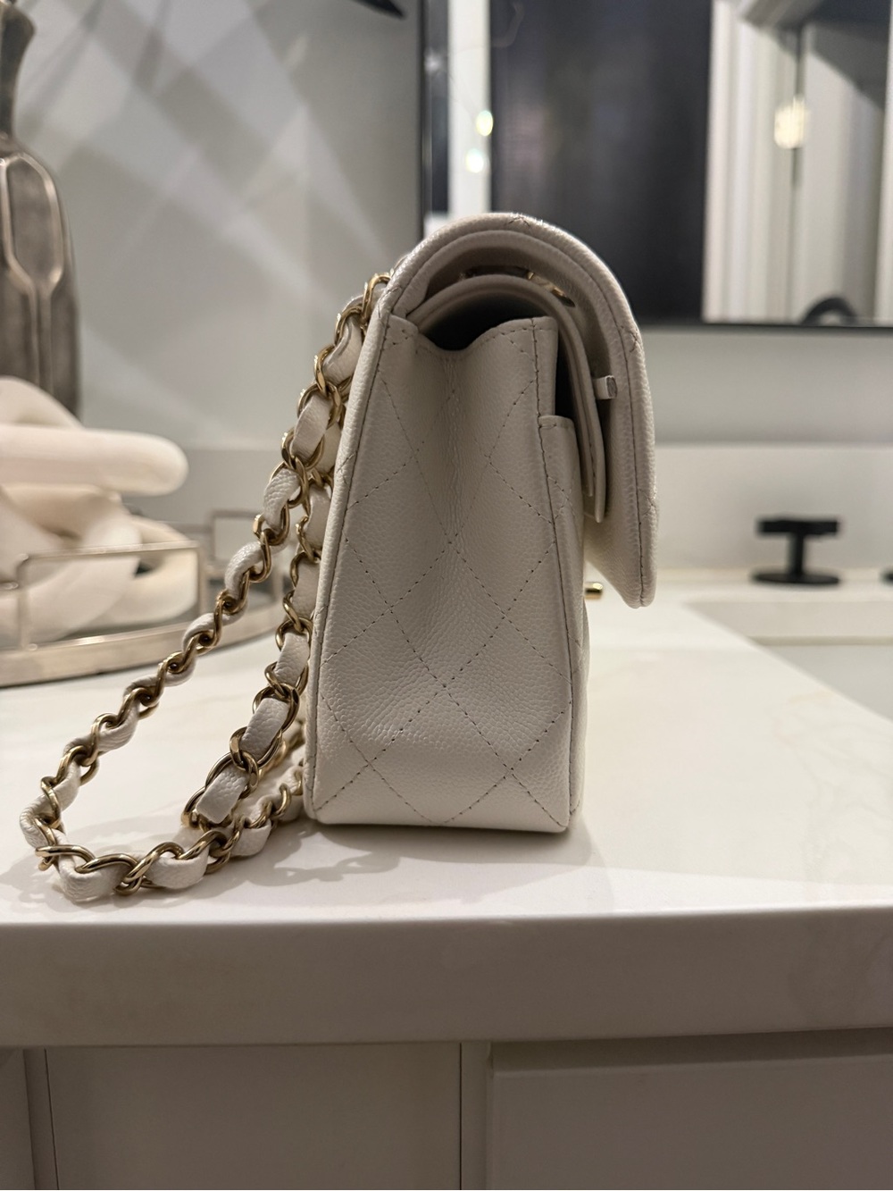CHANEL White Quilted Shoulder Bag with Gold Hardware - Picture 2 of 7
